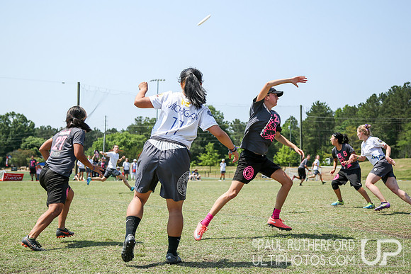 Action from USAU College Division 1 Nationals