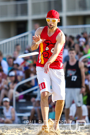 Action from 2016 USAU Beach Nationals