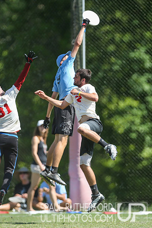 Action from USAU College Division 1 Nationals