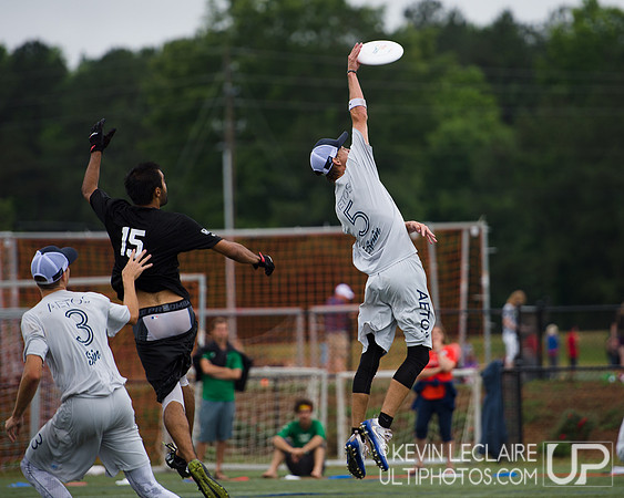 Sunday Qtrs - 2016 USA Ultimate College Championships