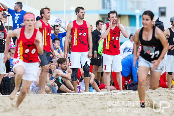 Action from 2016 USAU Beach Nationals