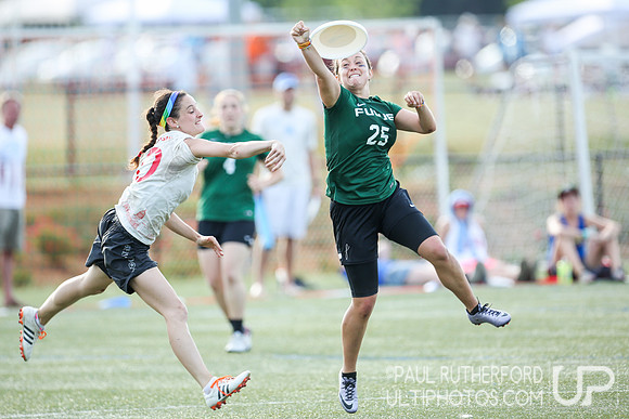 Action from USAU College Division 1 Nationals