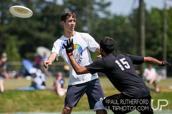 Action from USAU College Division 1 Nationals
