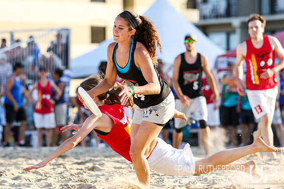 Action from 2016 USAU Beach Nationals