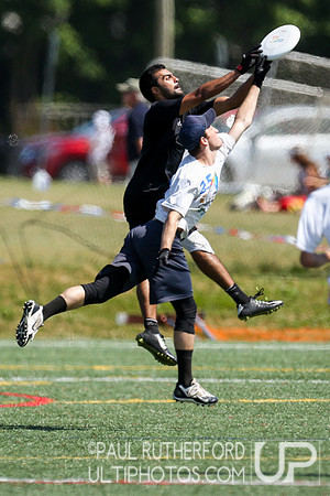 Action from USAU College Division 1 Nationals