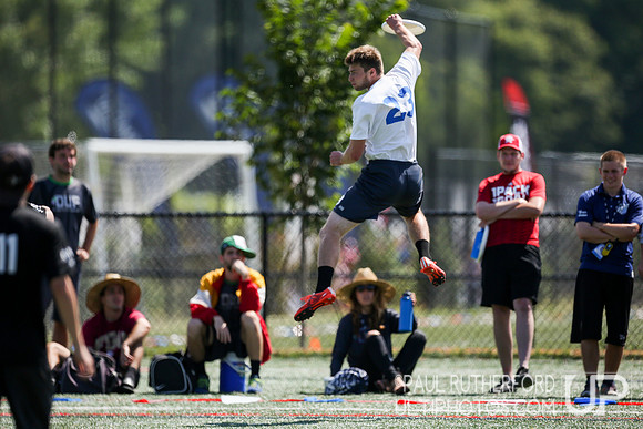 Action from USAU College Division 1 Nationals