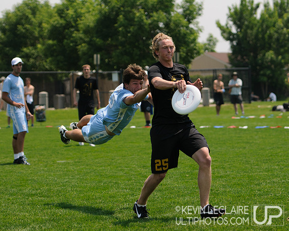 2012 USAU D-I College Championships Saturday Action