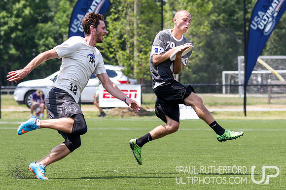 Action from USAU College Division 1 Nationals