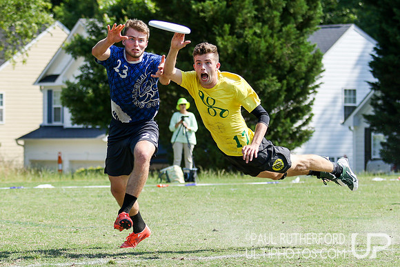 Action from USAU College Division 1 Nationals
