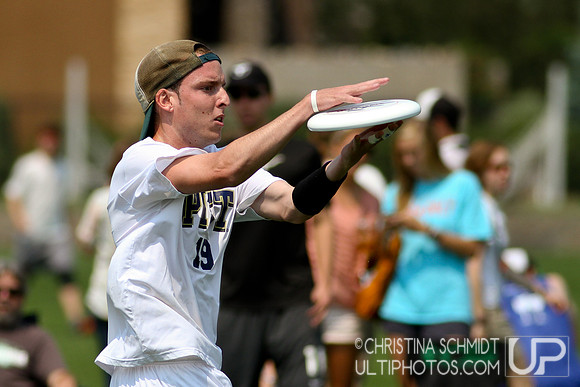 2012 USAU D-I College Championships Saturday Round 2 Action