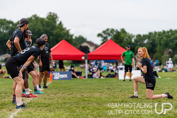 Lunchbox vs Mixtape in semifinals at World Ultimate Club Championships
