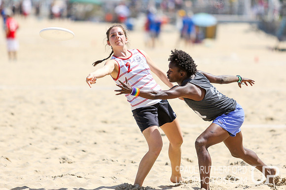 Action from 2016 USAU Beach Nationals