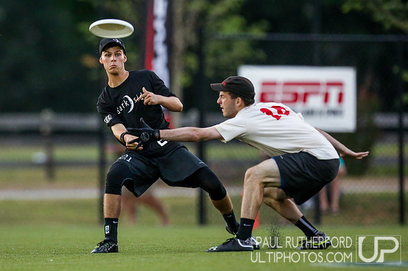 Action from USAU College Division 1 Nationals