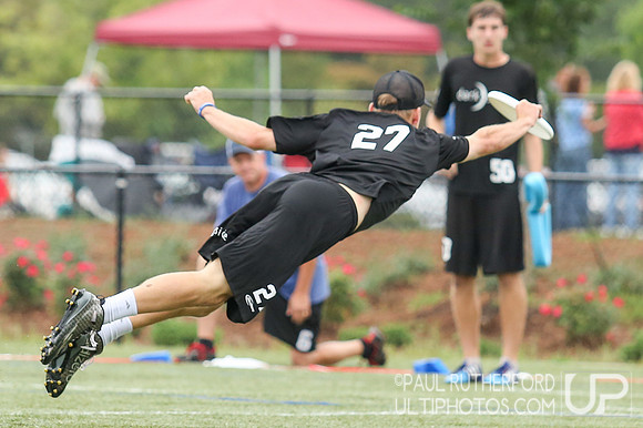 Action from USAU College Division 1 Nationals