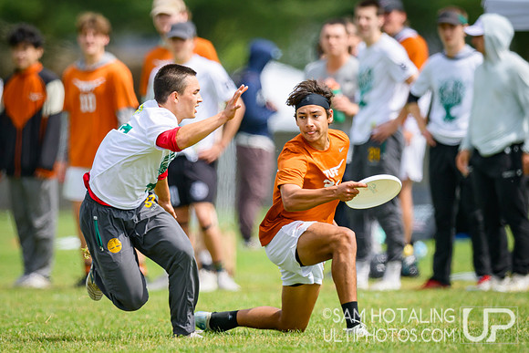 Pool play at USAU D-I College Championships