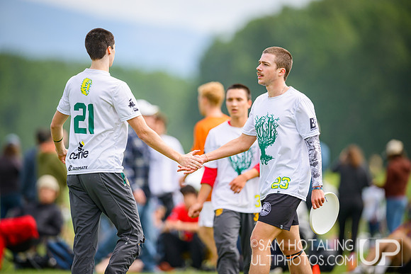 Pool play at USAU D-I College Championships