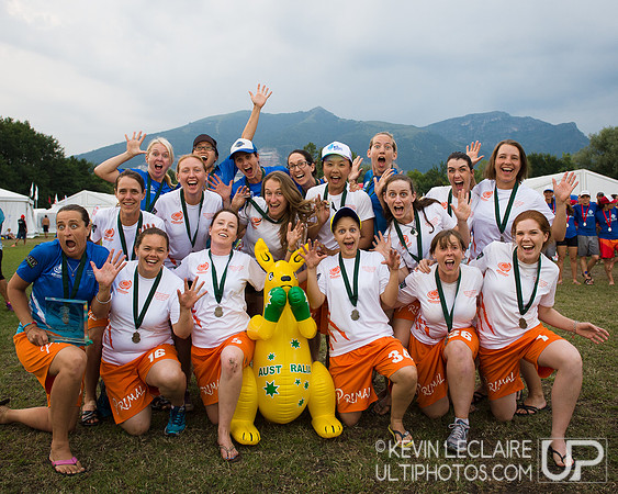 PRIMAL Ultimate Club Team Photo (Women's Masters Spirit Winners)