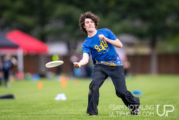 Pool play round I at DiscNW Spring Reign