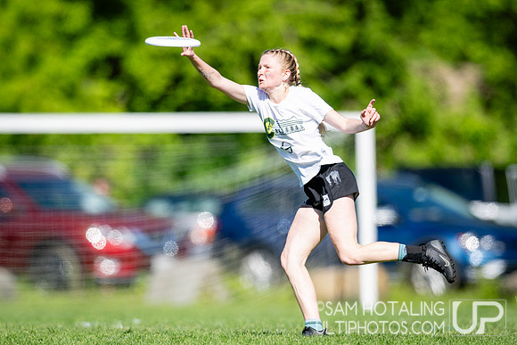 Women’s pool play at USAU DI College Championships