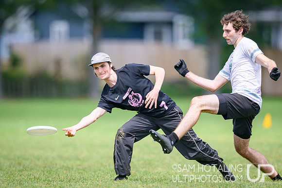Lewis & Clark Bacchus vs Whitman Sweets in quarterfinals at USAU D-III College Championships