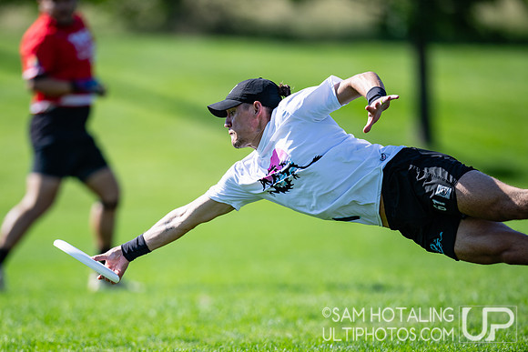 Highlights from quarterfinals at USAU International Club Championship