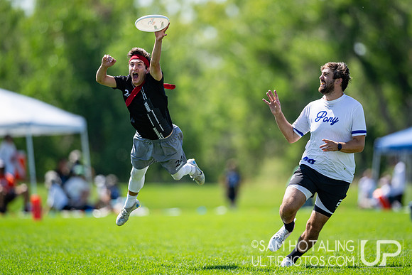 Highlights from semifinals at USAU International Club Championship