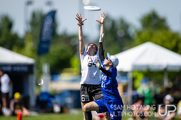 Highlights from semifinals at USAU International Club Championship
