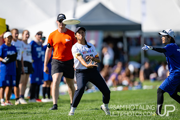 Highlights from semifinals at USAU International Club Championship