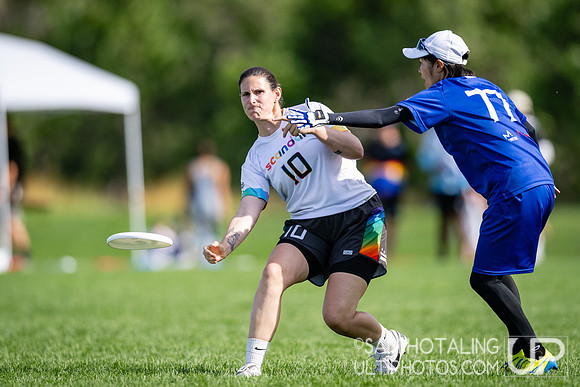 Highlights from semifinals at USAU International Club Championship