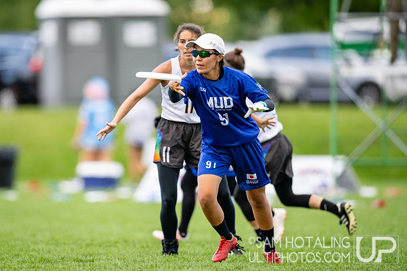 Highlights from semifinals at USAU International Club Championship