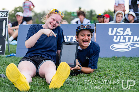 Highlights from semifinals at USAU International Club Championship