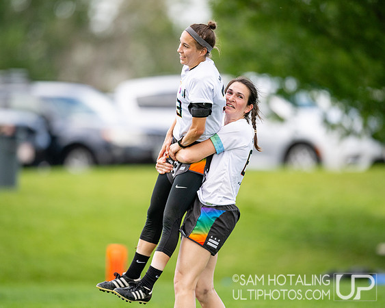 Highlights from semifinals at USAU International Club Championship