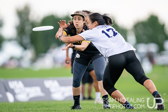 Highlights from semifinals at USAU International Club Championship