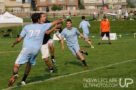 2012 USAU D-I College Championships Saturday Action