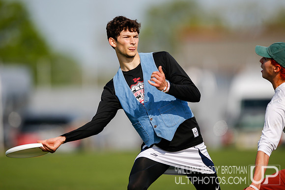 Day 1 of USA Ultimate 2022 D-III College Championships.