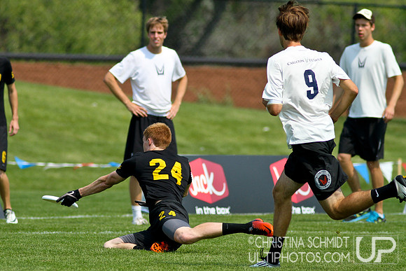 2012 USAU D-I College Championships Saturday Round 2 Action