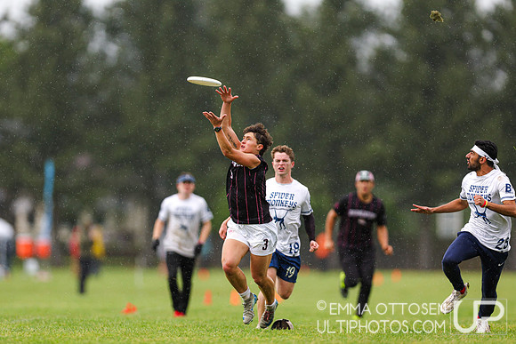 Saturday full coverage from USAU D-IIII College Championships, Pool Play Round 1: Claremont vs Richmond
