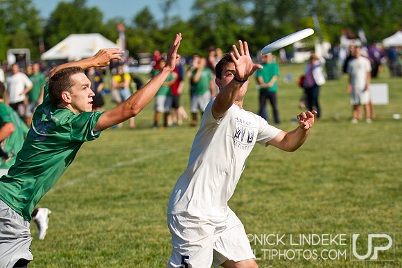 2014 USAU D-I College Champs Friday Action