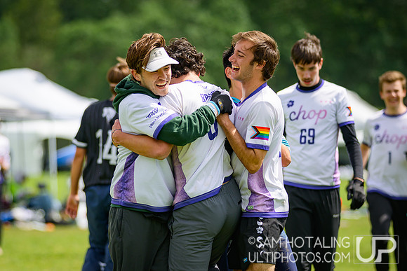 Bowdoin Clown vs Carleton College CHOP in quarterfinals at USAU D-III College Championships