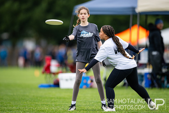 Pool play round I at DiscNW Spring Reign