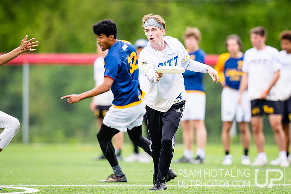 Men’s pool play at USAU DI College Championships