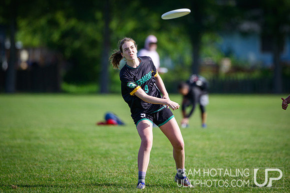 Stanford Superfly vs Vermont Ruckus in pool play at USAU D-I College Championships