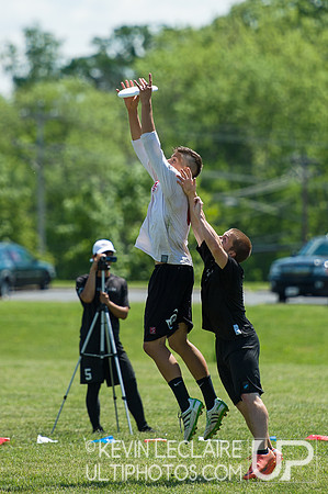 2014 USAU D-I College Champs Saturday Round 2 Action