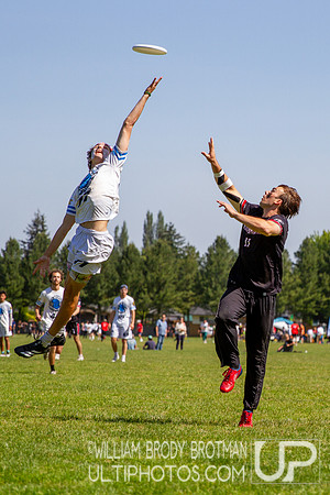 Day 2 of the USA Ultimate D-I College Championships