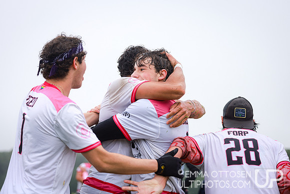 Saturday full coverage from USAU D-IIII College Championships, Pool Play Round 1: Claremont vs OKC