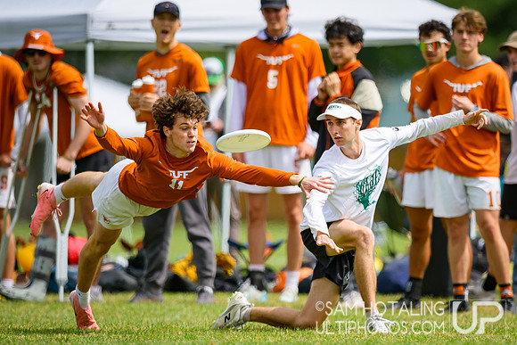 Pool play at USAU D-I College Championships