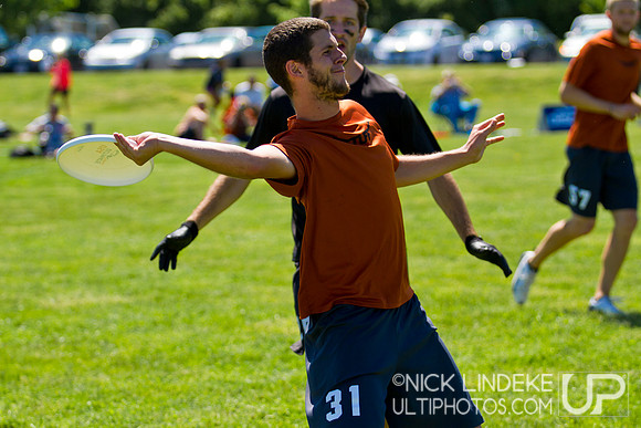 2014 USAU D-I College Champs Friday Action