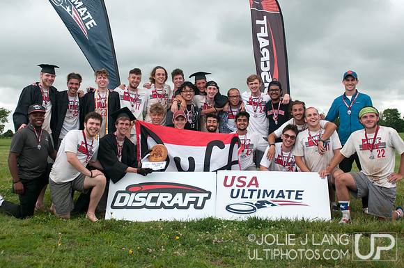 Men's 2nd Place team photo - DIII Championships 2017