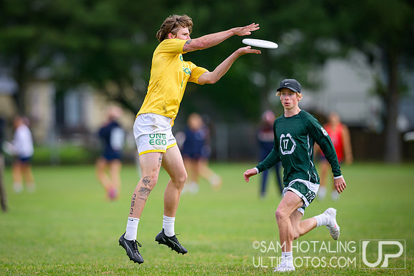Pool play at USAU D-I College Championships