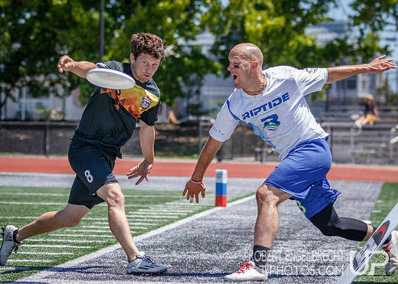 AUDL game between the San Francisco FlameThrowers and the visiting Vancouver Riptide